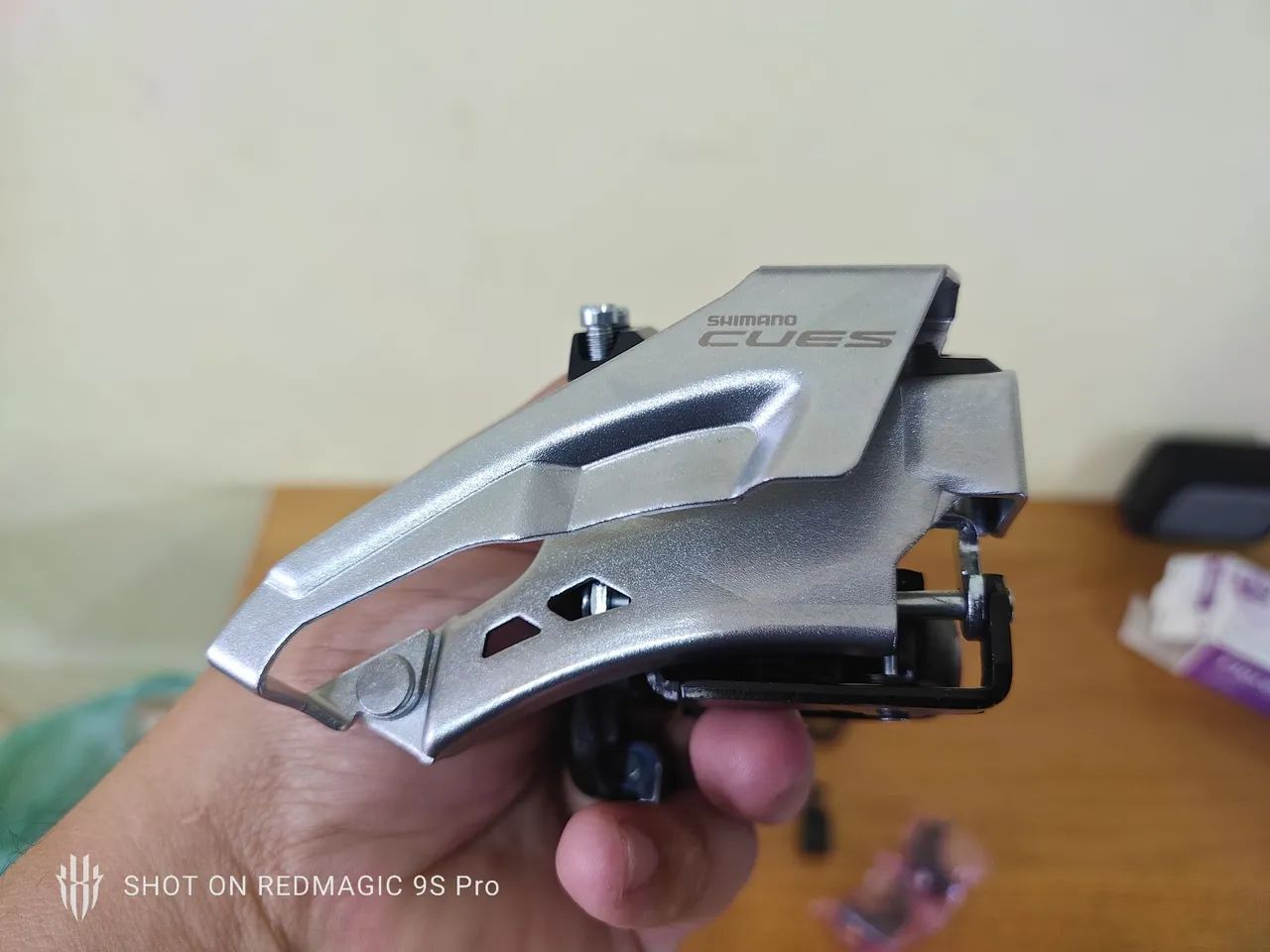 Câmbio dianteiro Shimano Cues 2v  U4000 - Foto 2