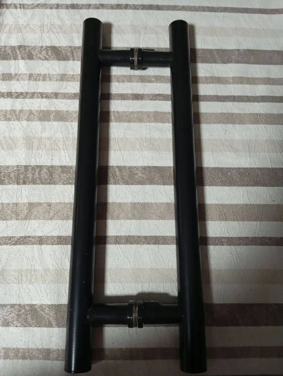 Puxador H preto novíssimo 40 cm altura - Foto 3
