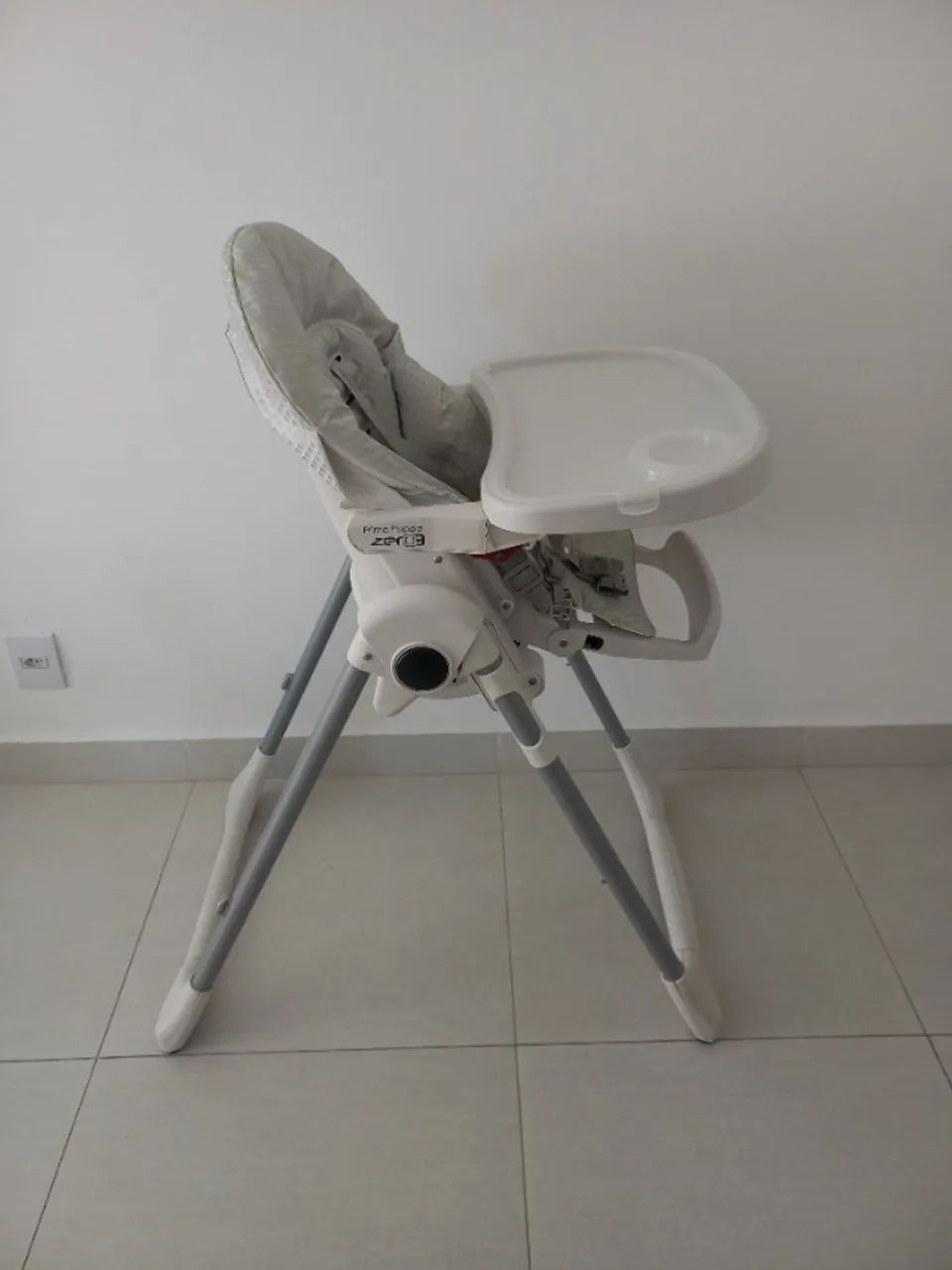 Vende-se cadeirinha alimentação infantil burigotto  - Foto 2