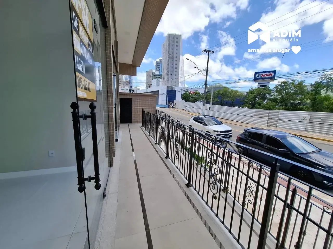 Sala Comercial para Aluguel no Centro de Itapema - 153 m² com 1 Vaga - Foto 2