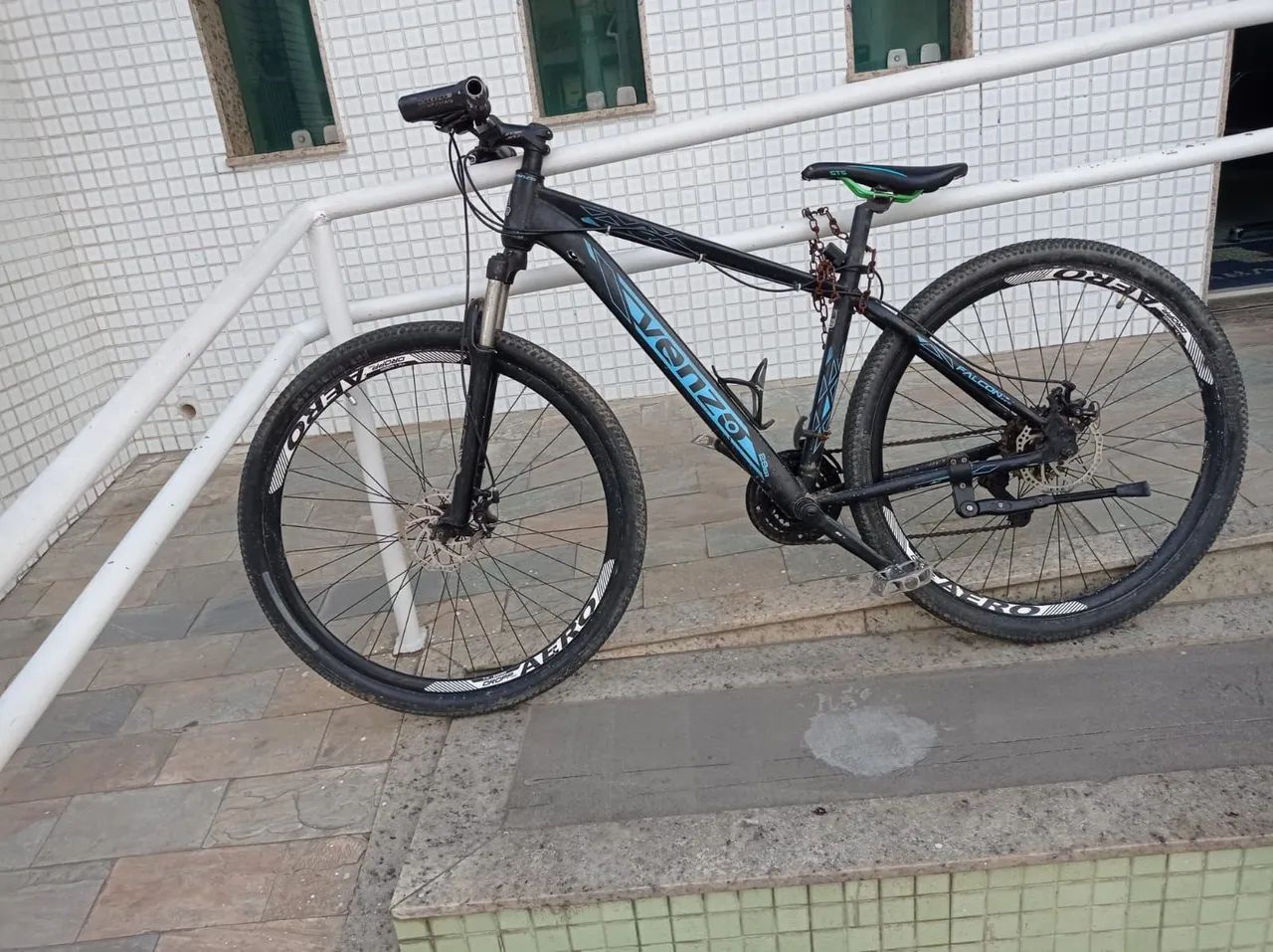 Bicicleta MTB aro 29 com suspensão e freio a disco - Foto 3