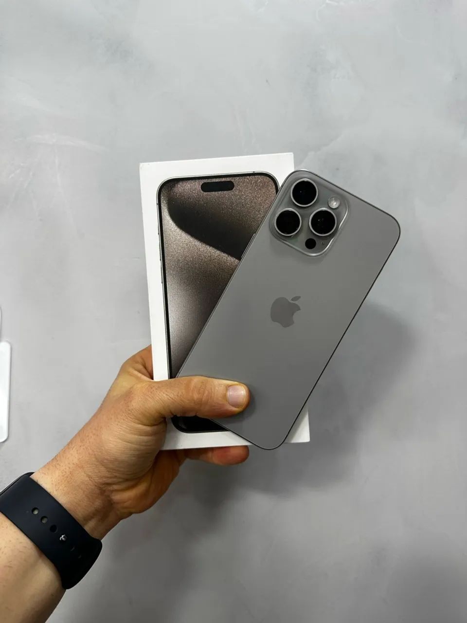 iPhone 15 pro Max, impecável, excelente ! 