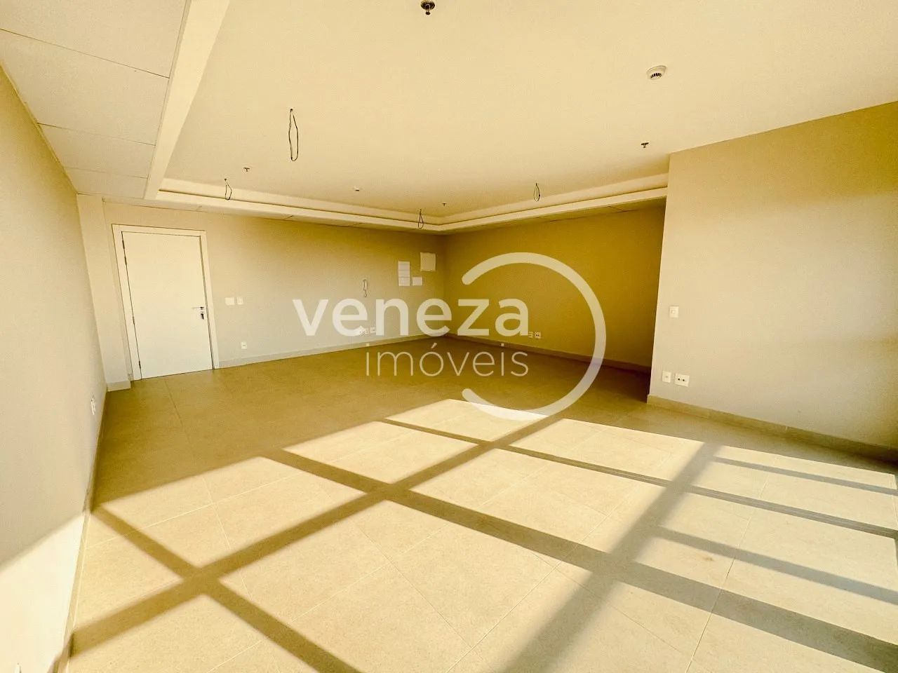 Sala comercial à venda no Edifício Metropolitan Business Center, Londrina - Foto 2