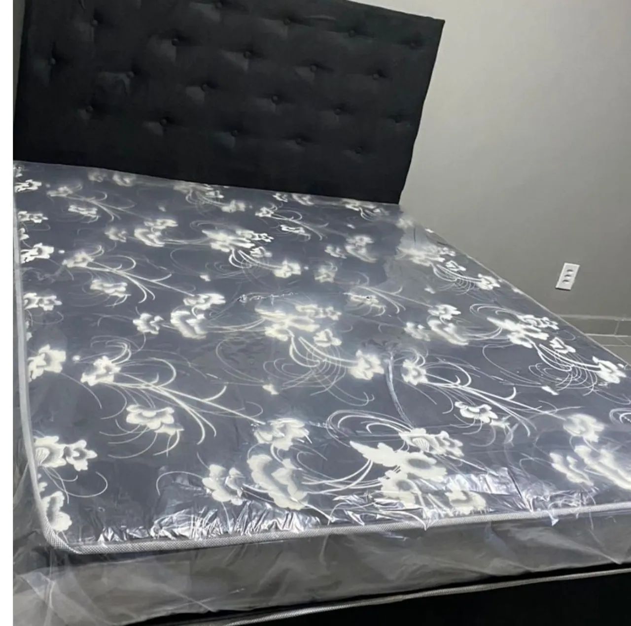 CAMA CASAL COM CABECEIRA NOVA FRETE GRÁTIS  - Foto 2
