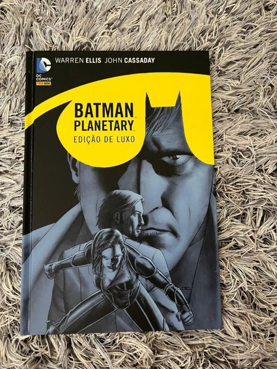 HQs Batman - O Filho do demônio, Planetary e Universo - Foto 2