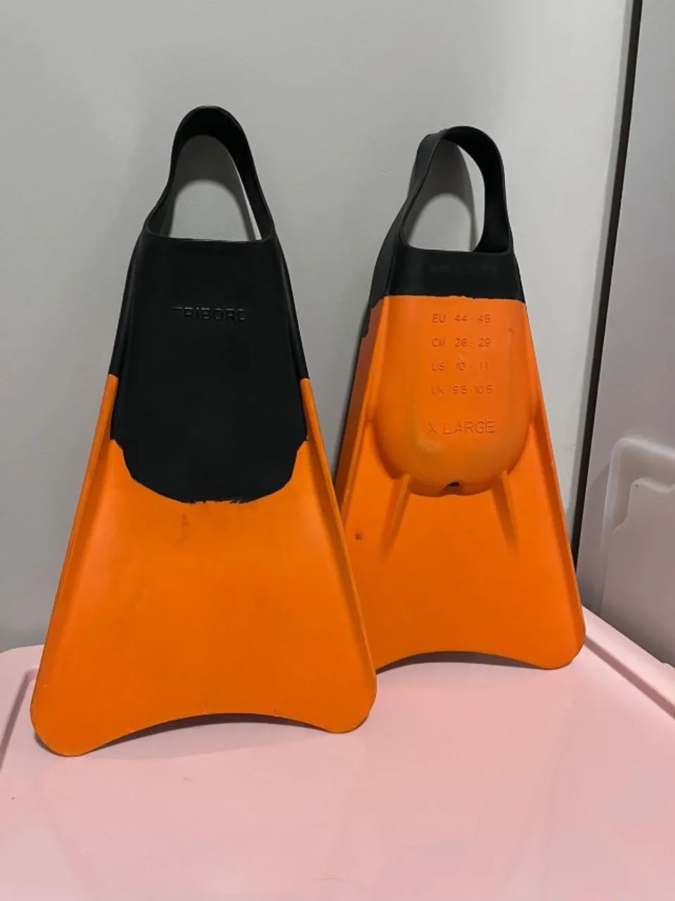 Pé de Pato profissional Tribord: natação, mar, bodyboard. Laranja pra melhor identificação