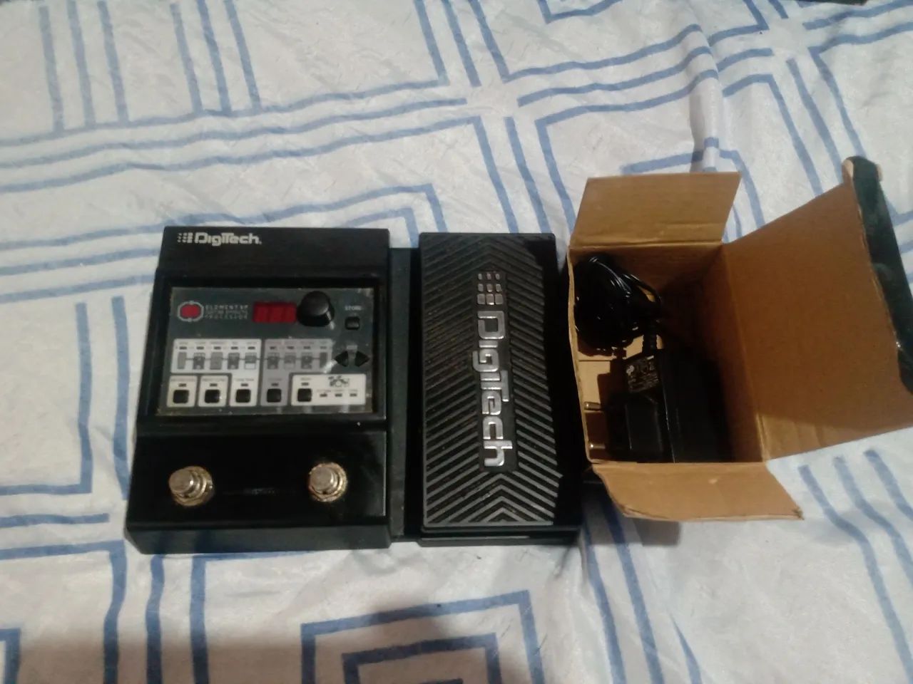 Pedal de Efeitos Digitech Element XP