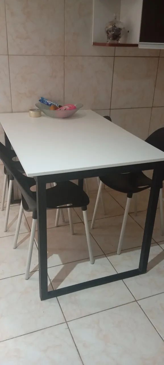 Mesa 4 cadeiras 