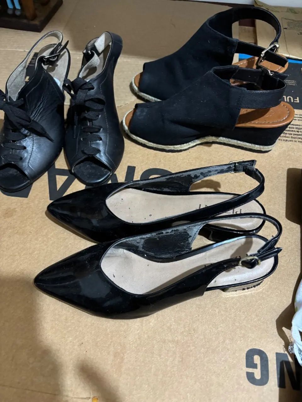 Sapatos pretos 