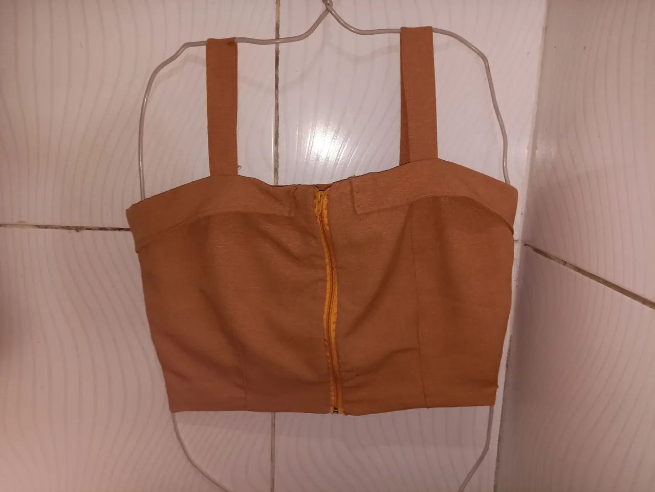 Cropped Bege com Zíper Feminino GG 