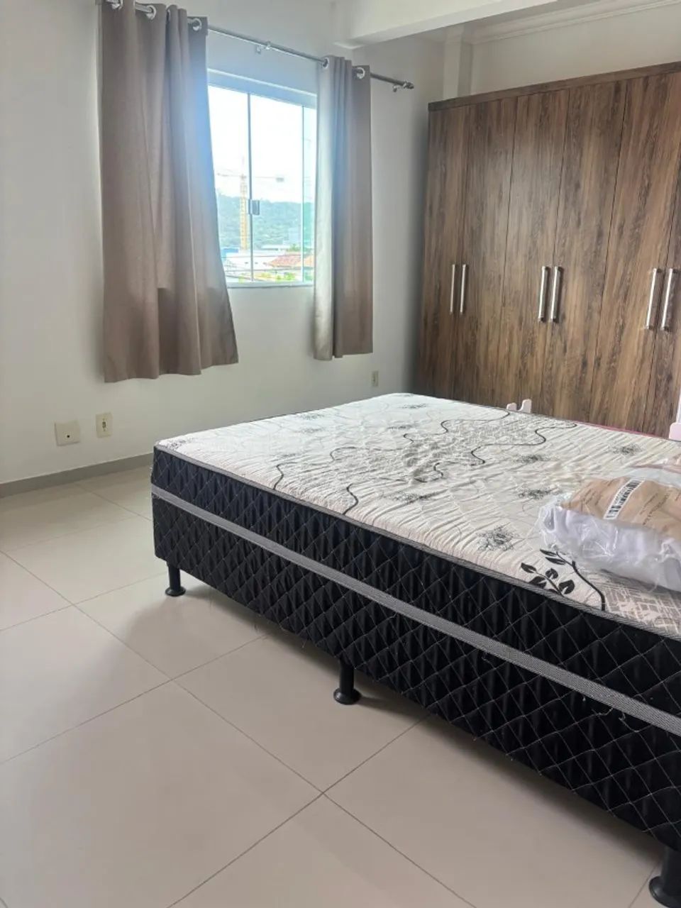 Apartamento completo, mobiliado, com garagem coberta e excelente localização nos Ingleses. - Foto 5