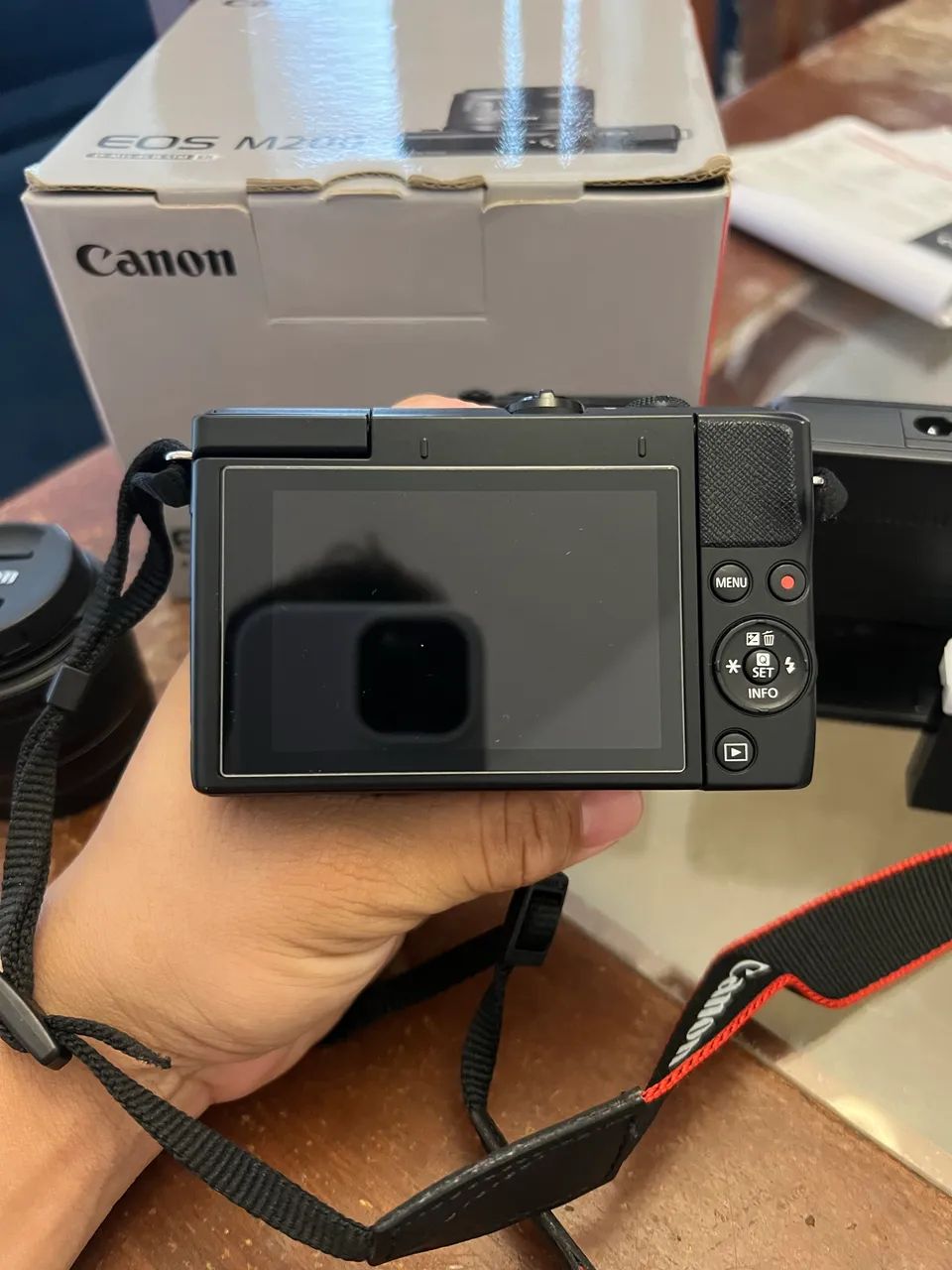 Câmera Canon M200 - Foto 2