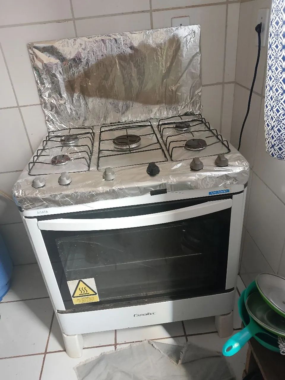 Fogão e sofá