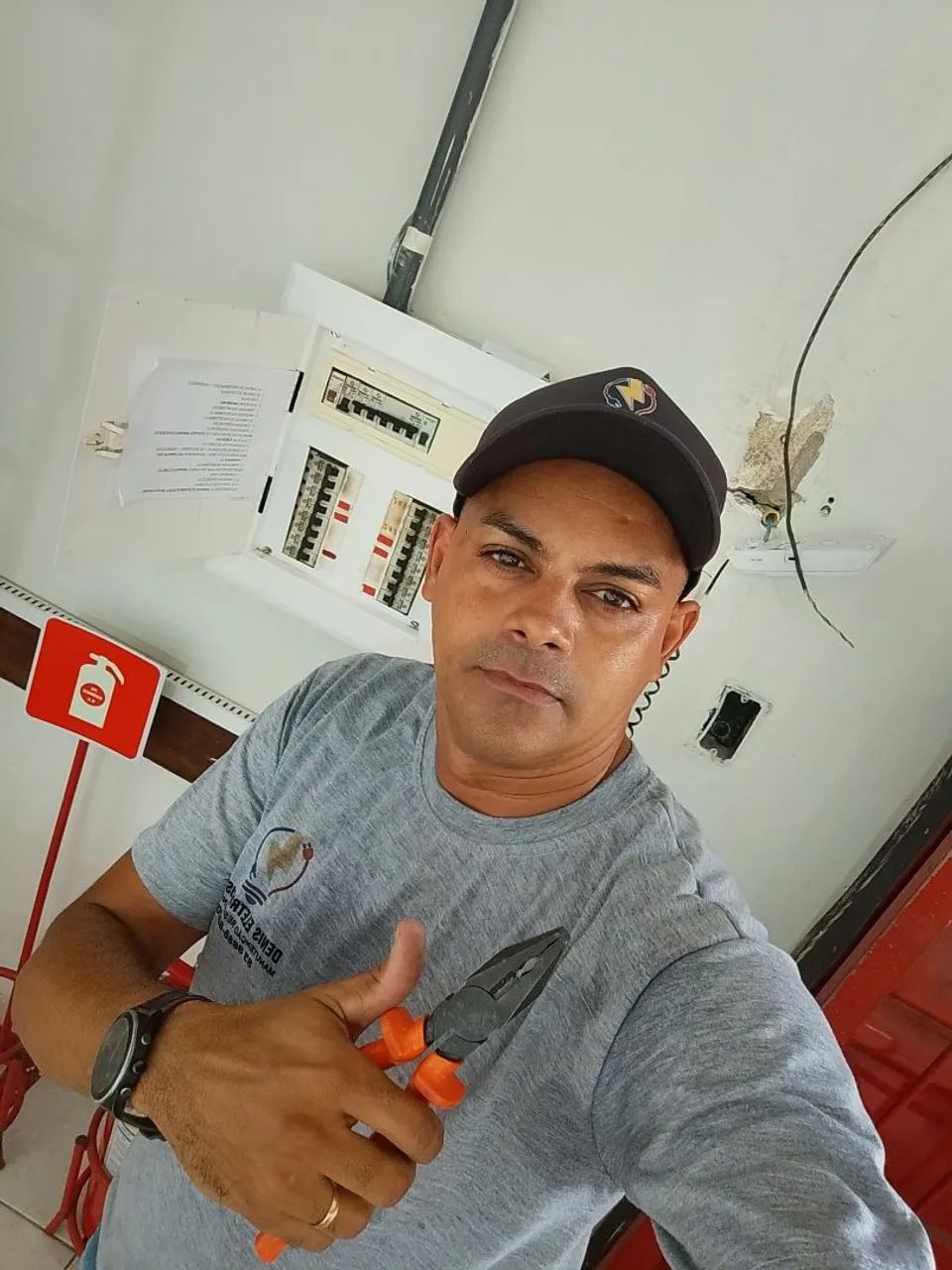 Eletricista em geral, trifásico e monofásico 24 horas - Foto 2