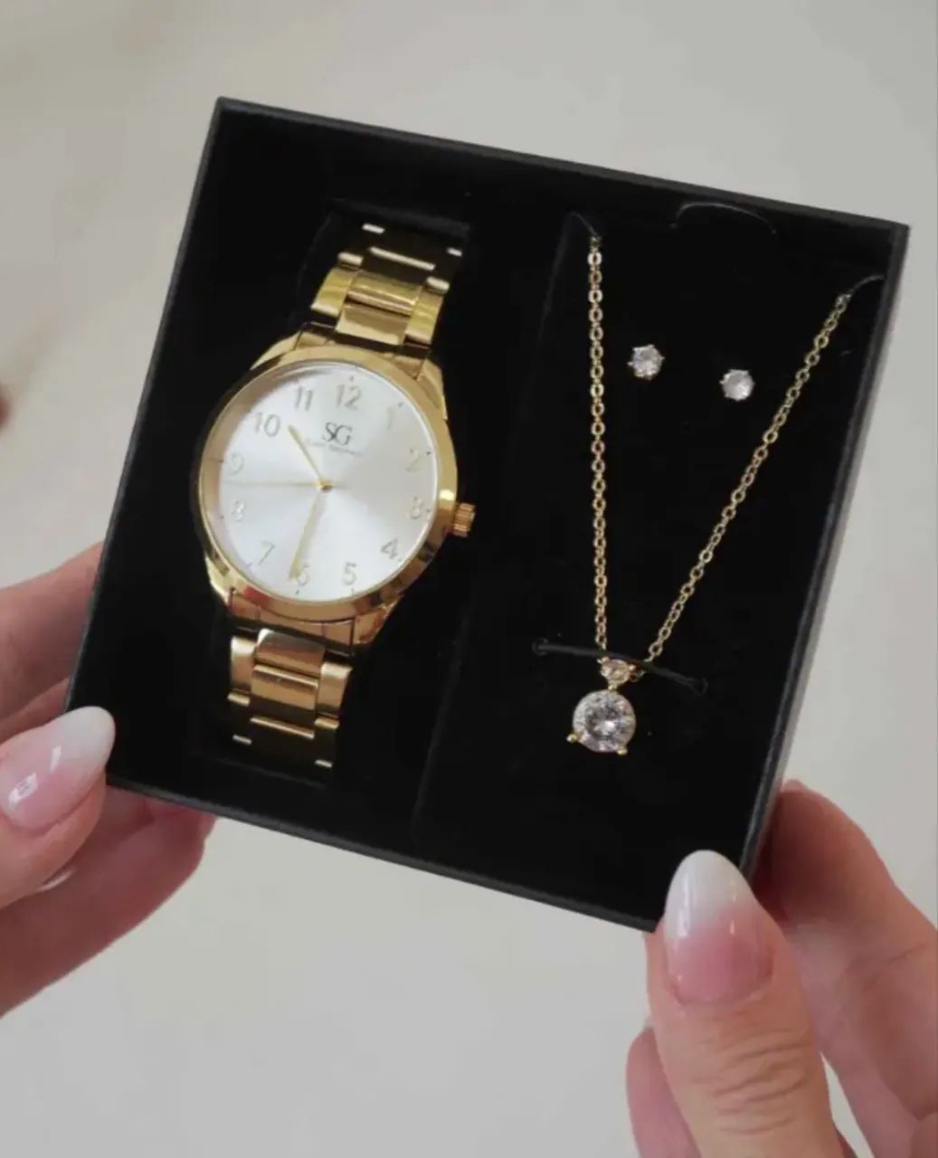 Kit Relógio Feminino Dourado com Colar e Brincos Ponto de Luz - Elegância e Sofisticação  - Foto 2