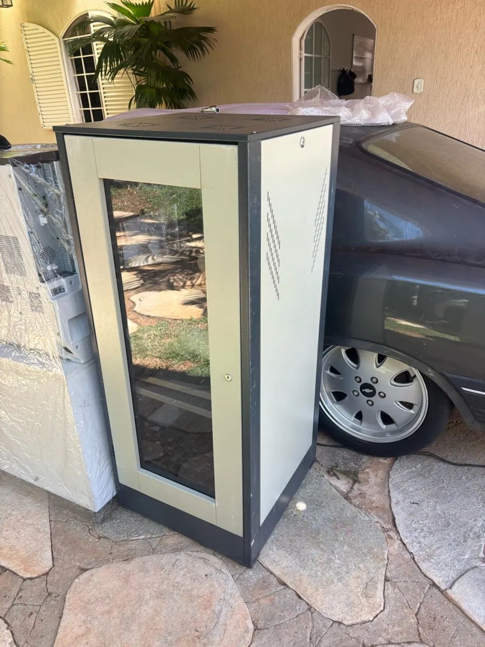 2 Rack para servidor e equipamentos 