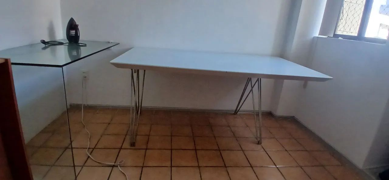 Mesa de inox e tampo de vidro  - Foto 2
