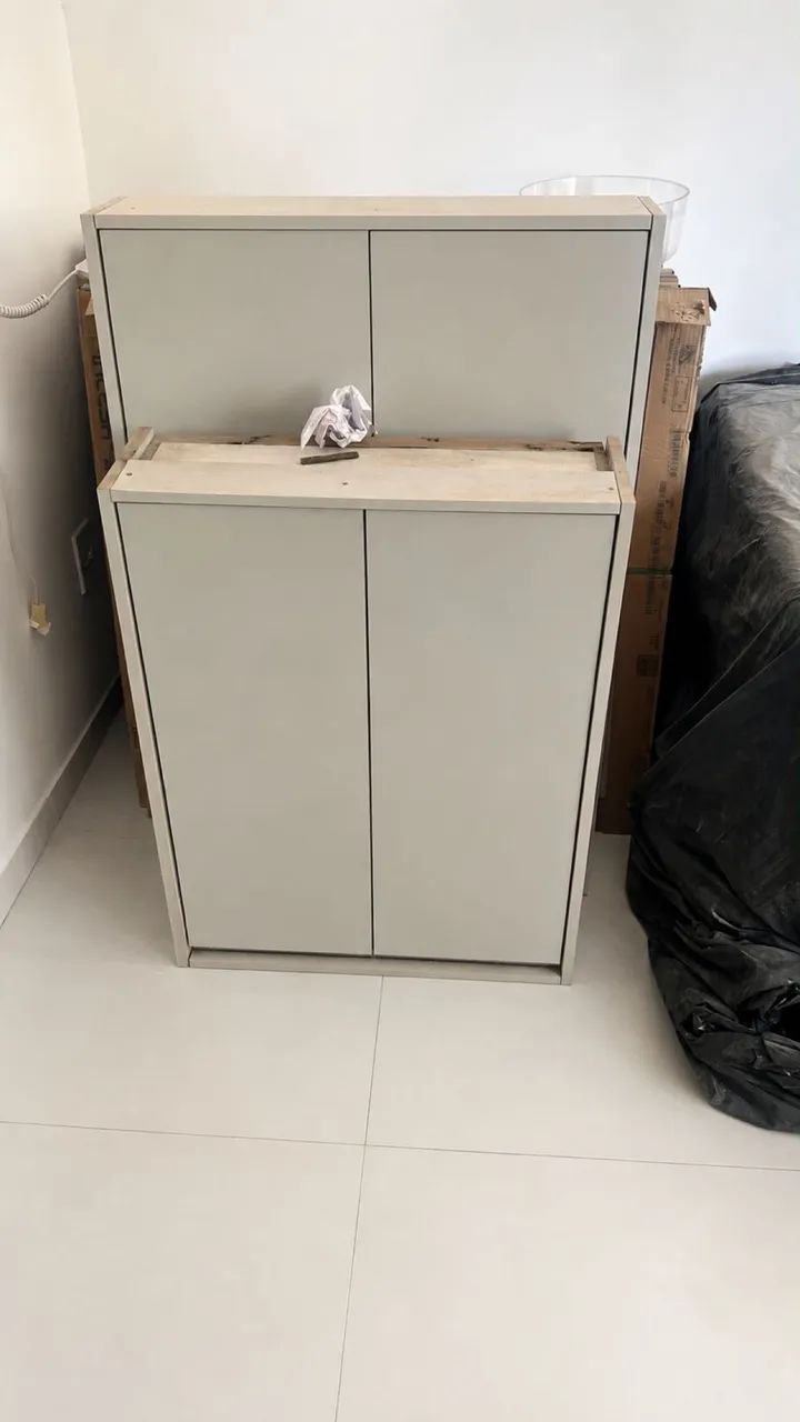 2 Armários de MDF Cinza Claro - Ótimo Estado