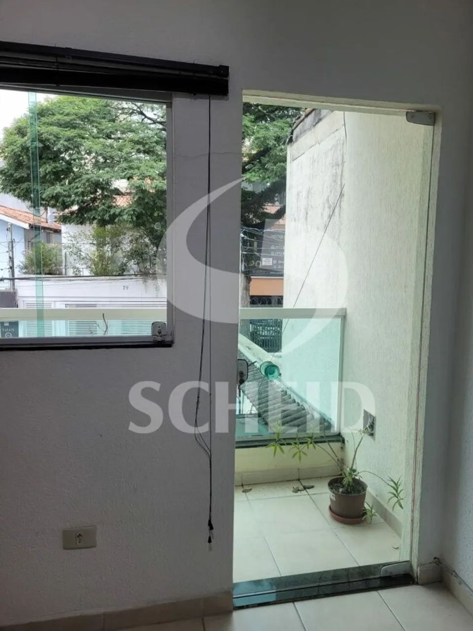 Sala comercial ,com varanda , 1 sala 1 banheiro. Otima localização - Foto 2