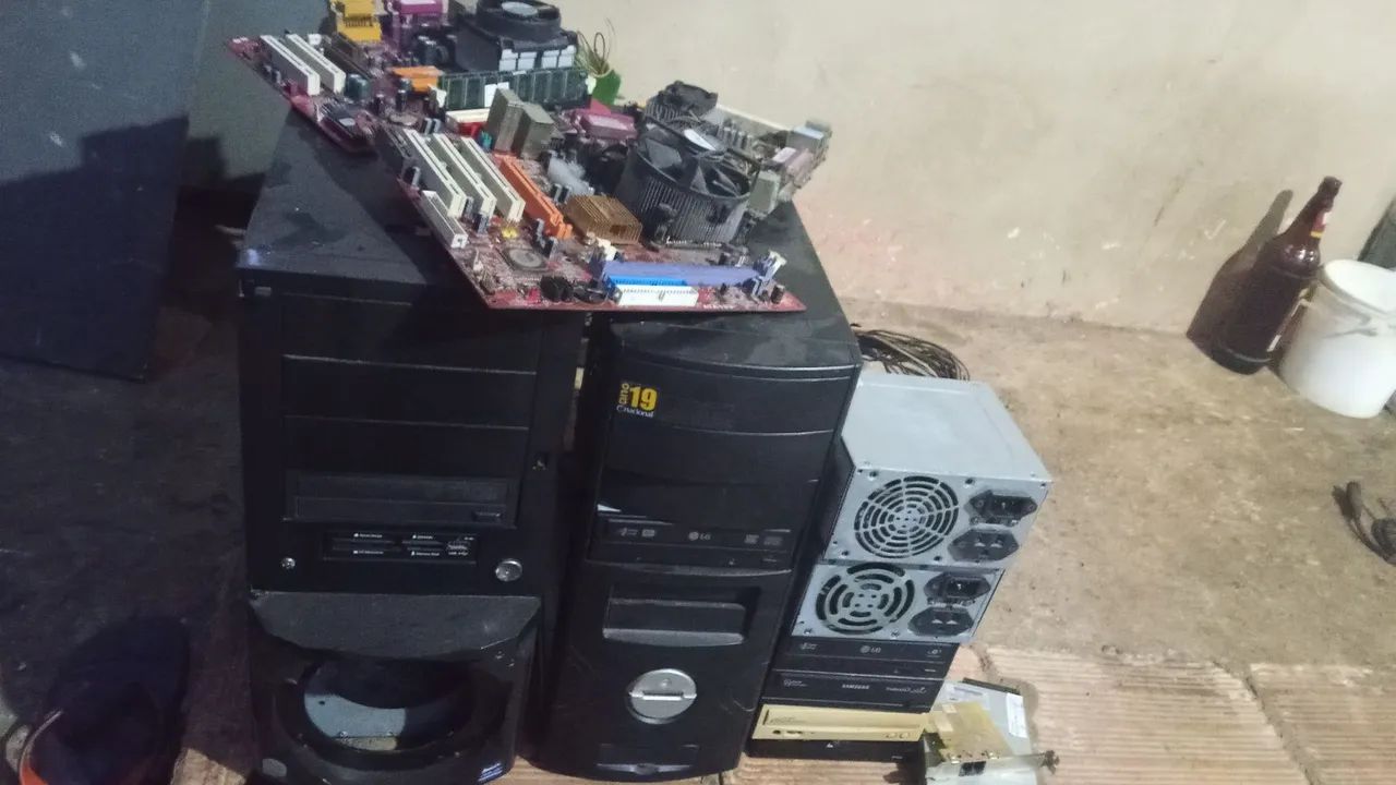 Computadores e peças de informática 