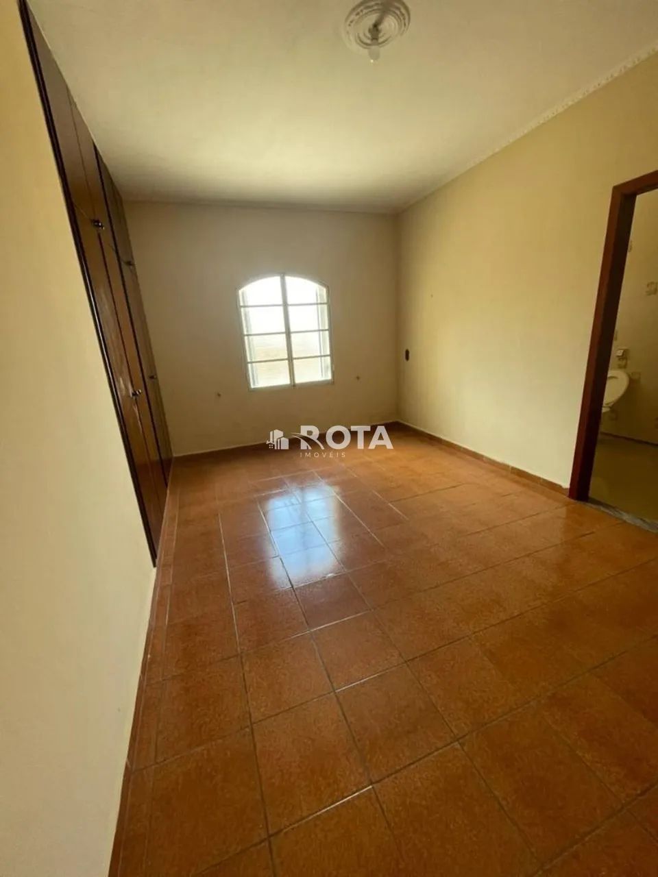 Casa com 3 quartos, ampla, térrea, de esquina. - Foto 3