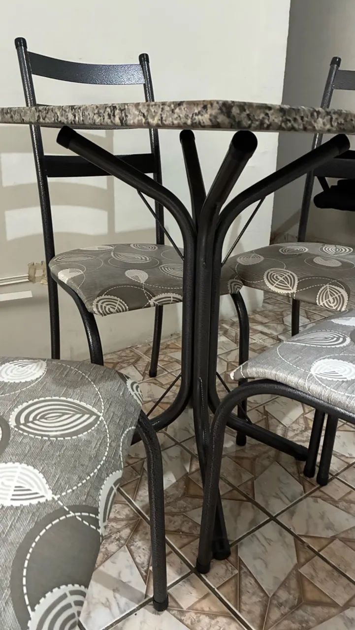 Mesa com cadeiras  - Foto 3