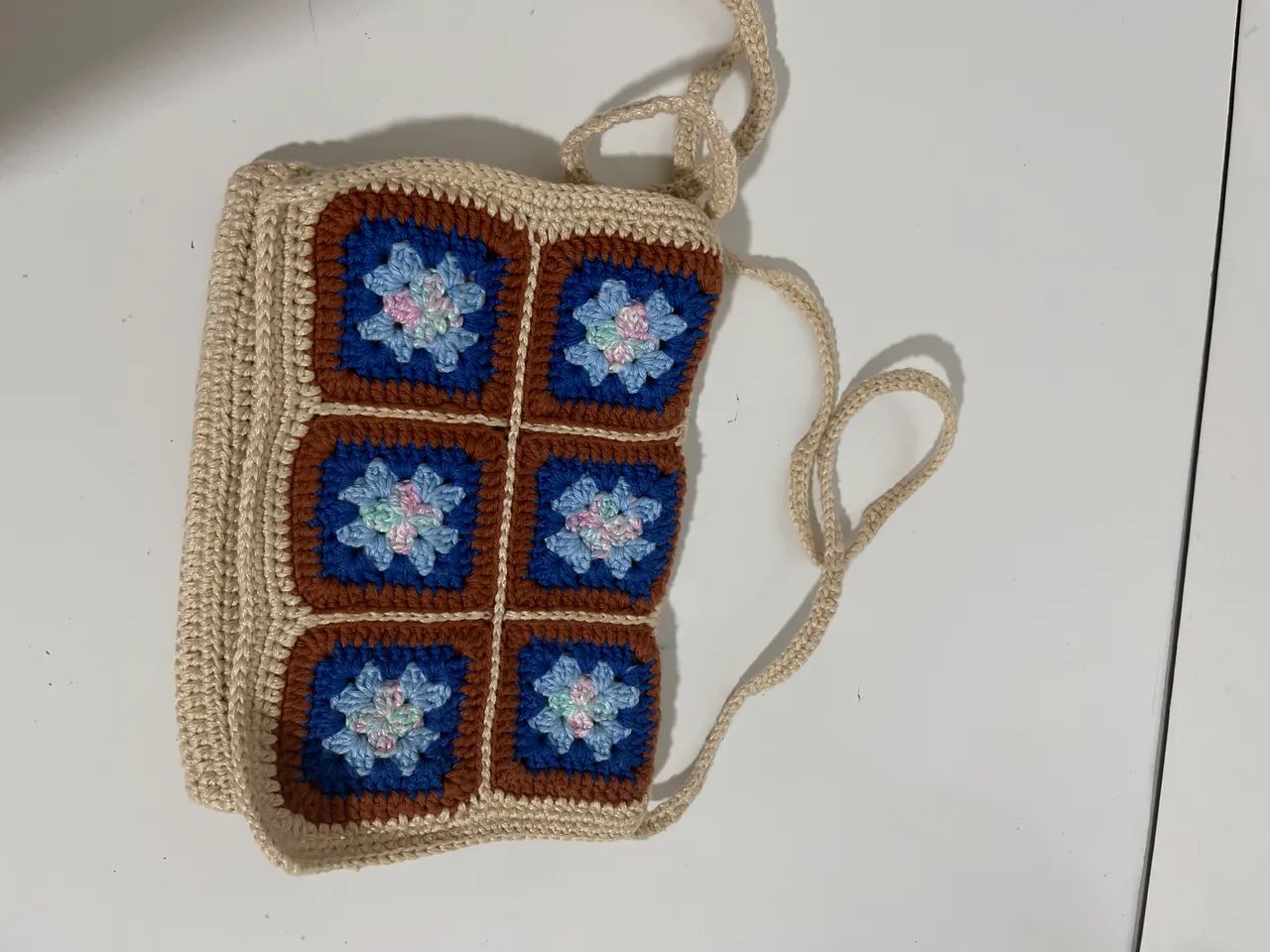 Bolsa Artesanal de Crochê - Bege e Azul