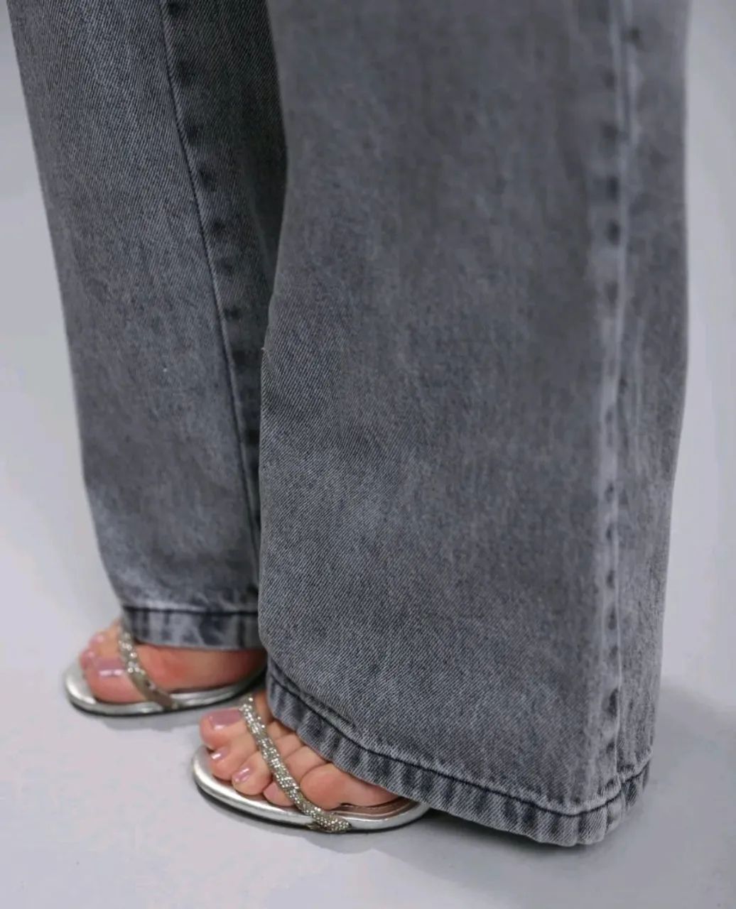 Calça jeans feminina Rhode cinza tamanho 40 - Foto 5