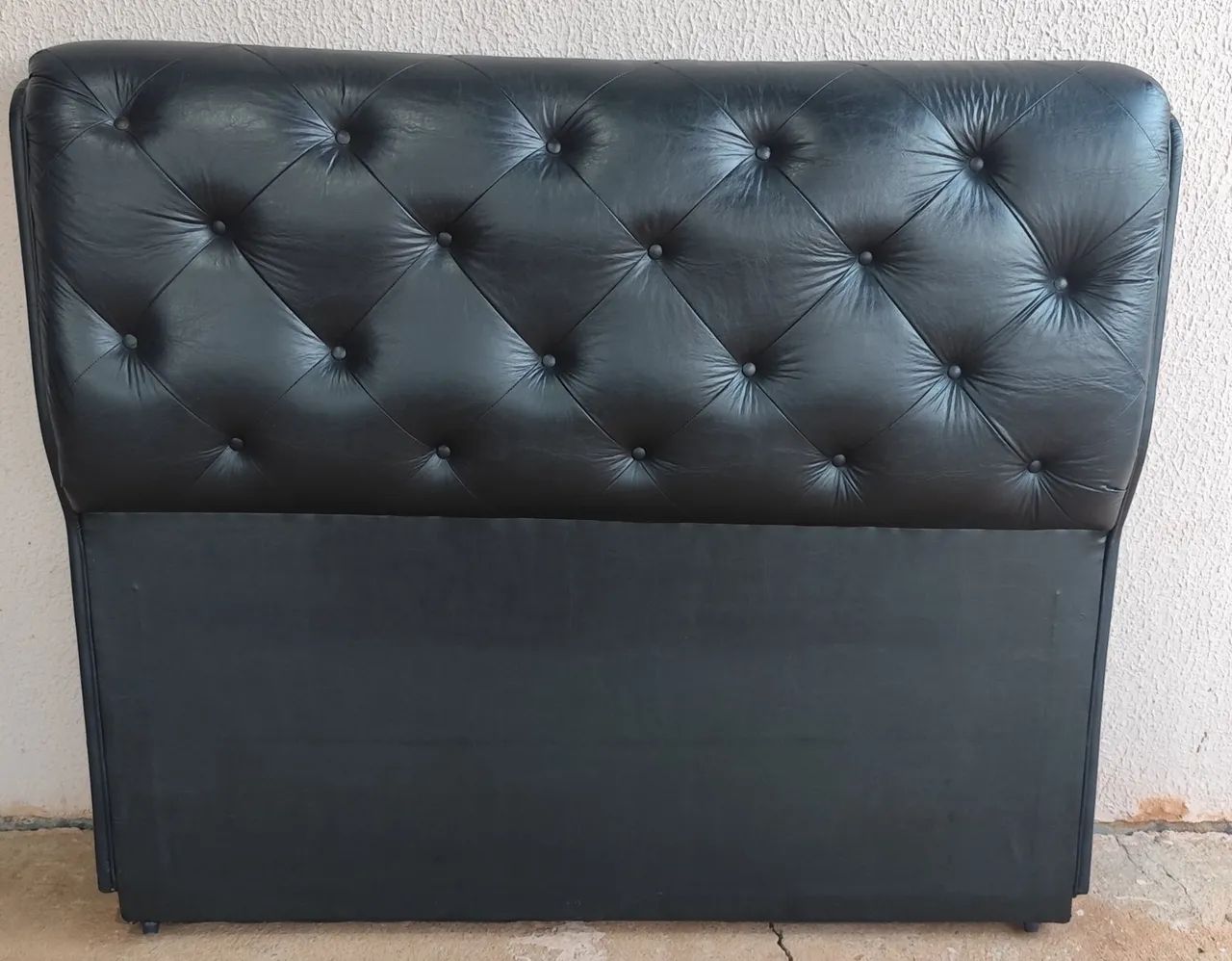 Cabeceira de cama de casal. 