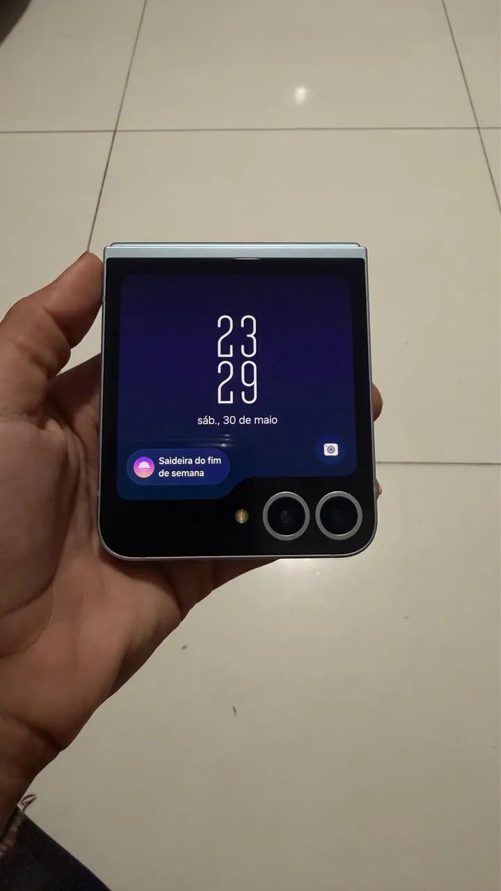 Vendo Z flip 6 muito novo - Celulares e Smartphones - Fazenda