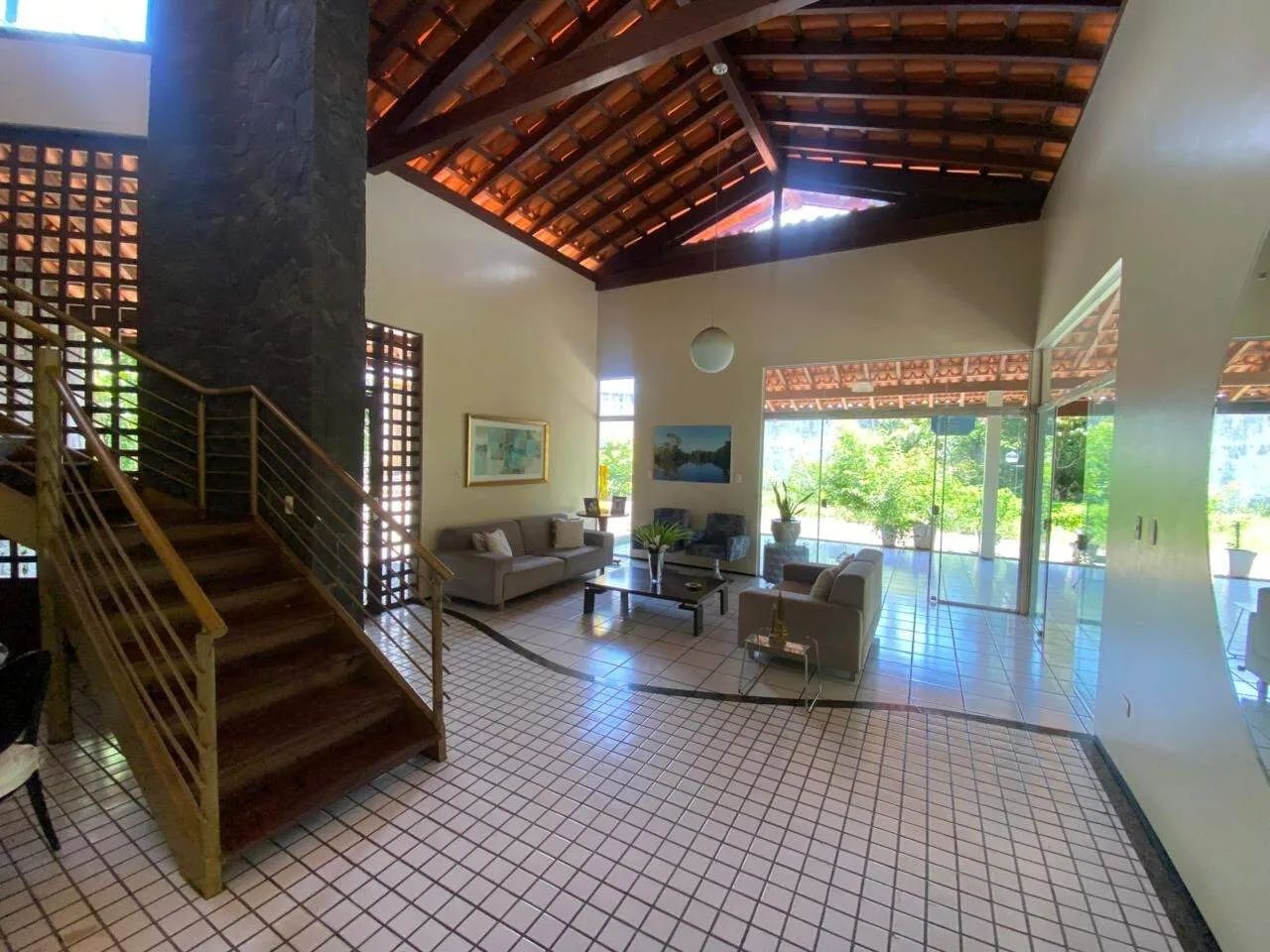 Casa Duplex à Venda com Amplo Terreno - Foto 4