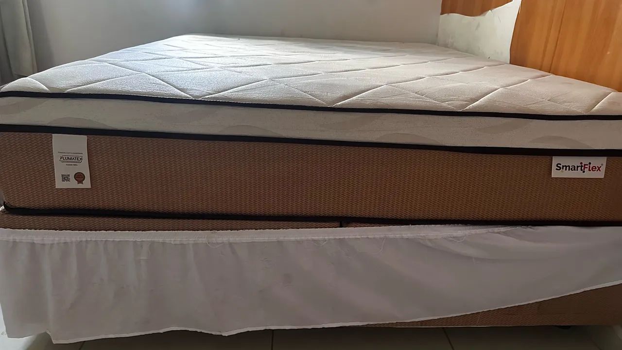 Cama box queen plus, 6 meses de uso 