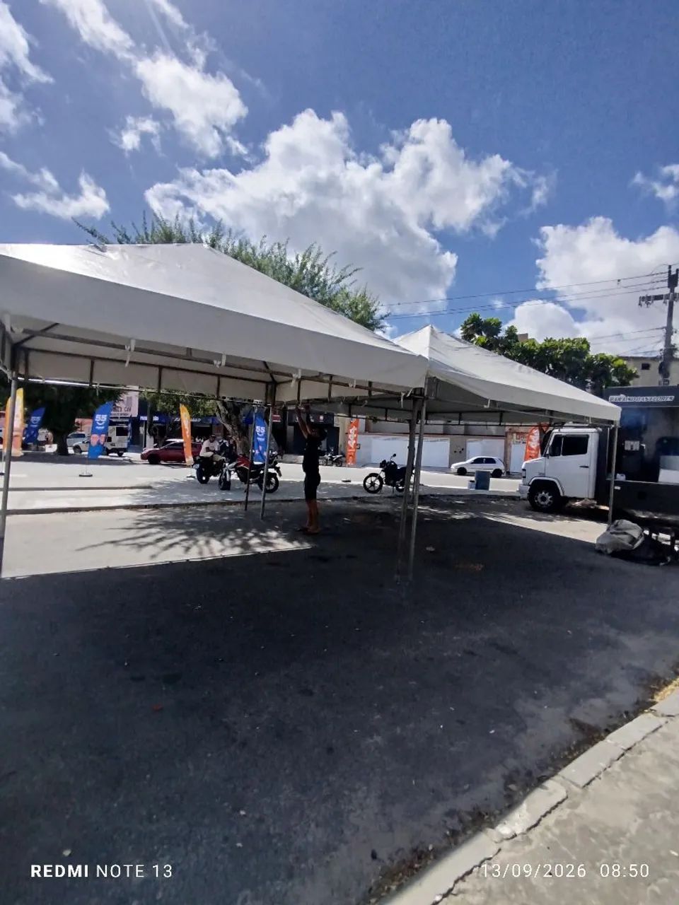 Locação de tenda,mesas, cadeiras,caixa térmica, isopor.
