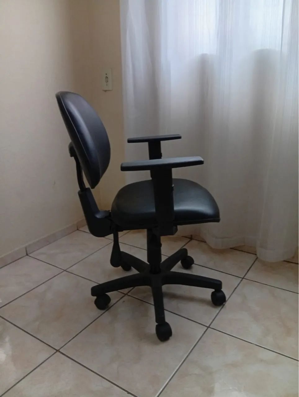 Cadeira Executiva Back System com Braços Reguláveis - Foto 5