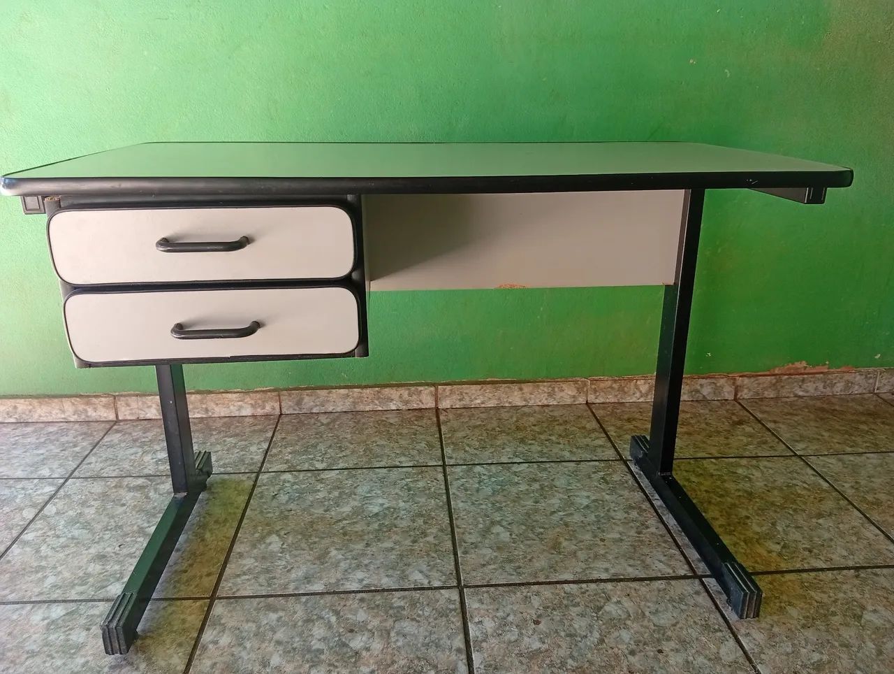 MESA PARA ESCRITÓRIO 