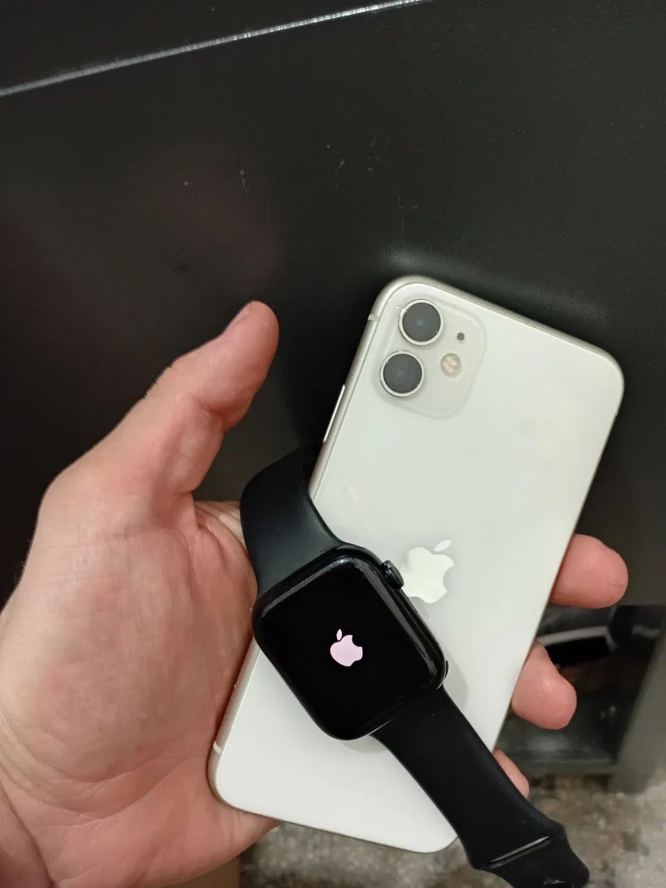 IPHONE 11 64GB + APPLE WATCH 8 45MM 