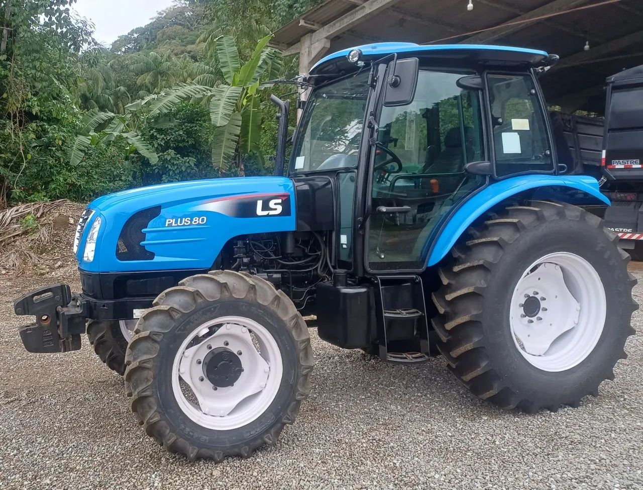 Trator LS - R$ 160.000,00 1