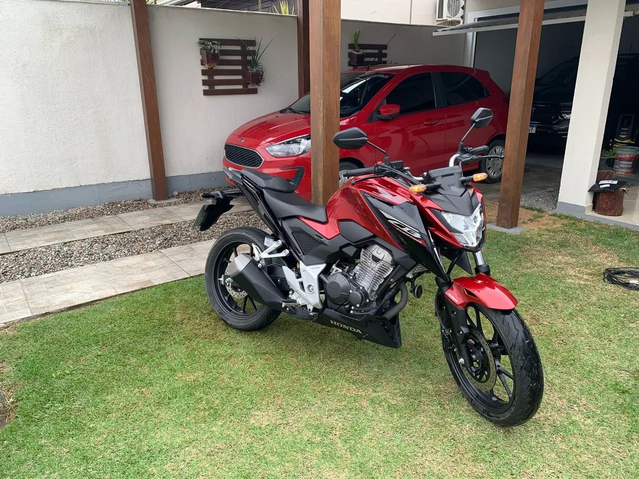 CB 300F 2025 - Foto 5