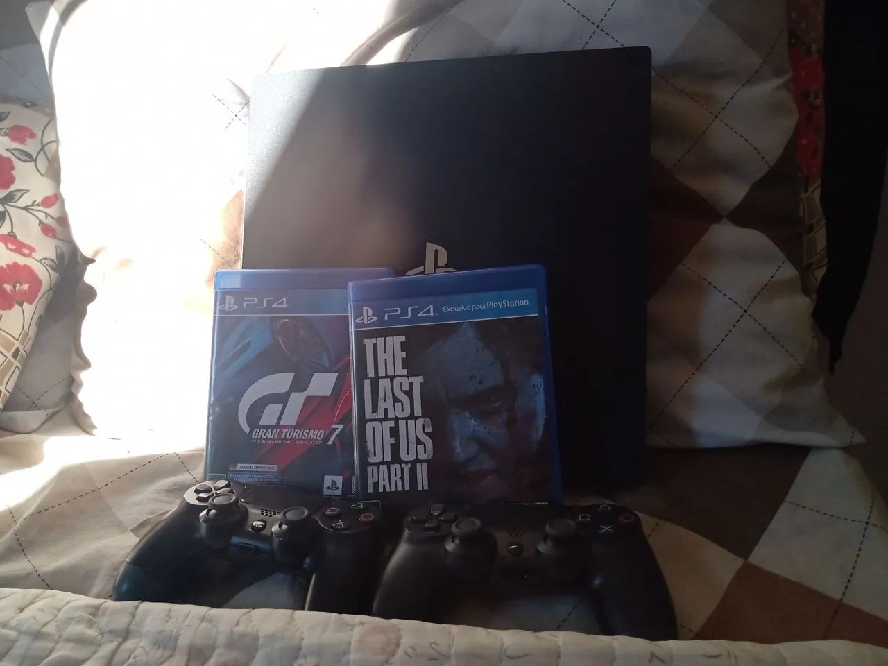 PS4 PRO 1TB 4K HDR - Foto 2