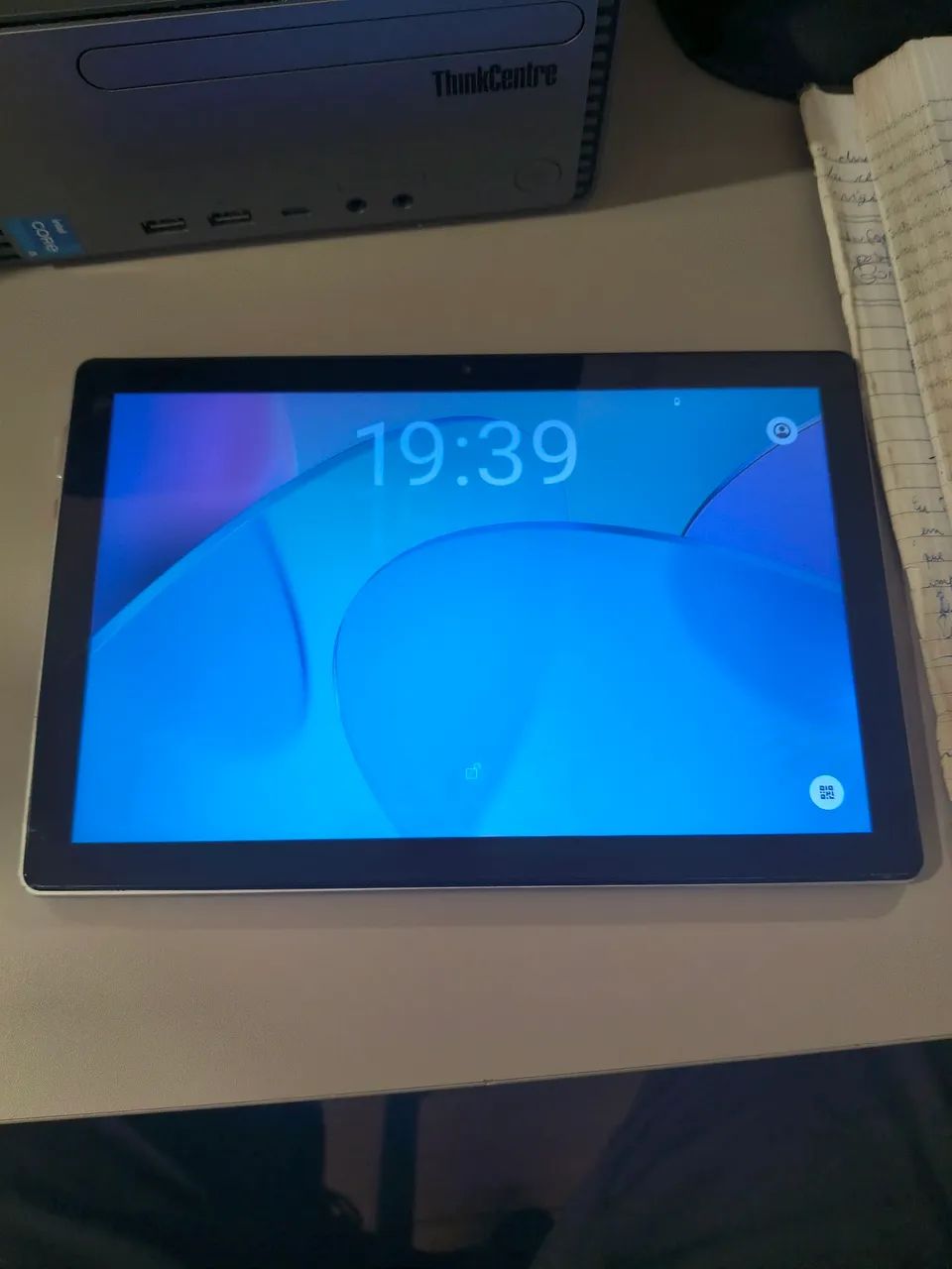 Vendo um tablet bem conservado 