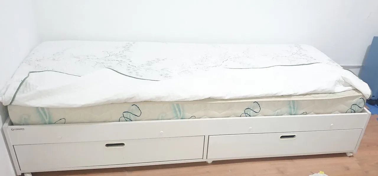 Cama com 2 gavetas + colchão 