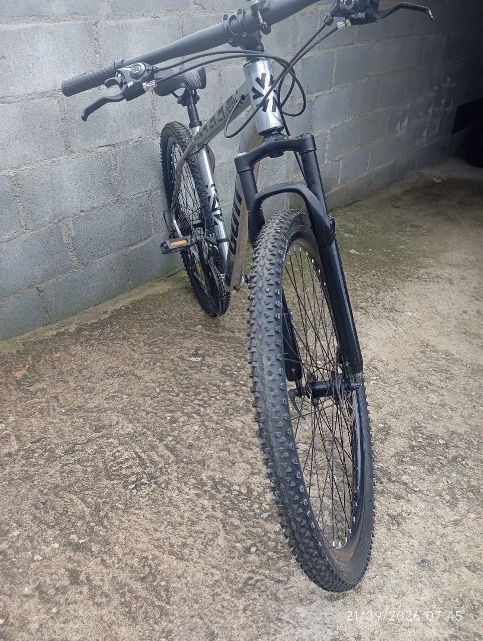 Vendo ou troco bicicleta bem nova  - Foto 2
