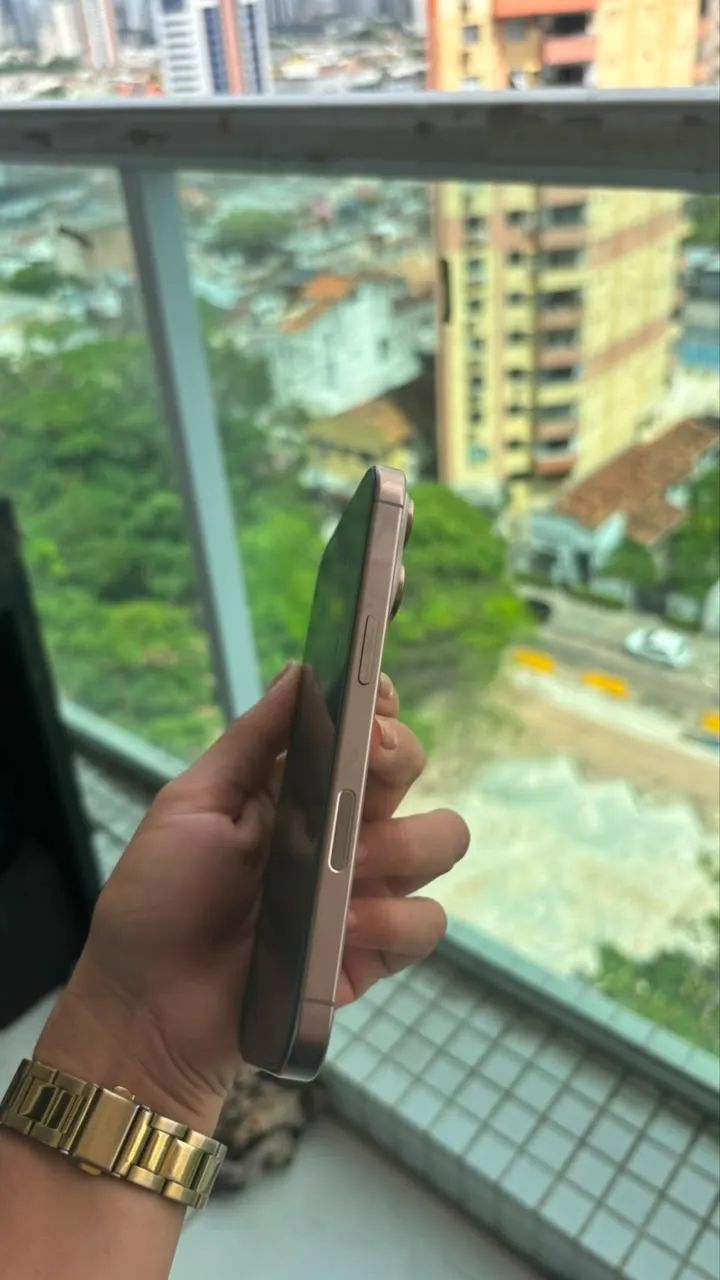 IPHONE 16pro - Foto 4