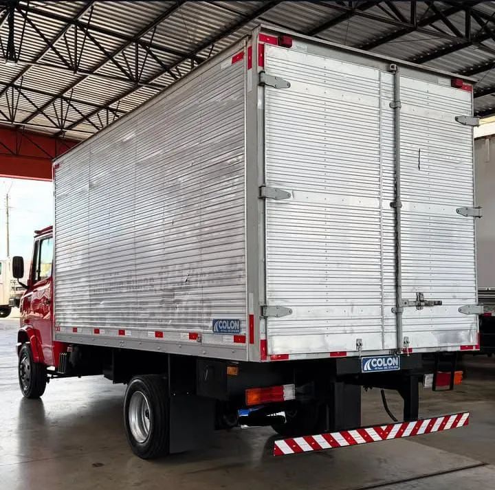 Mercedes 710 2008 - Foto 4