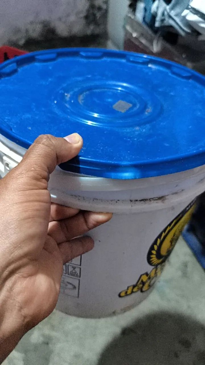 Vendo Baldes com tampa de 15L - Foto 2