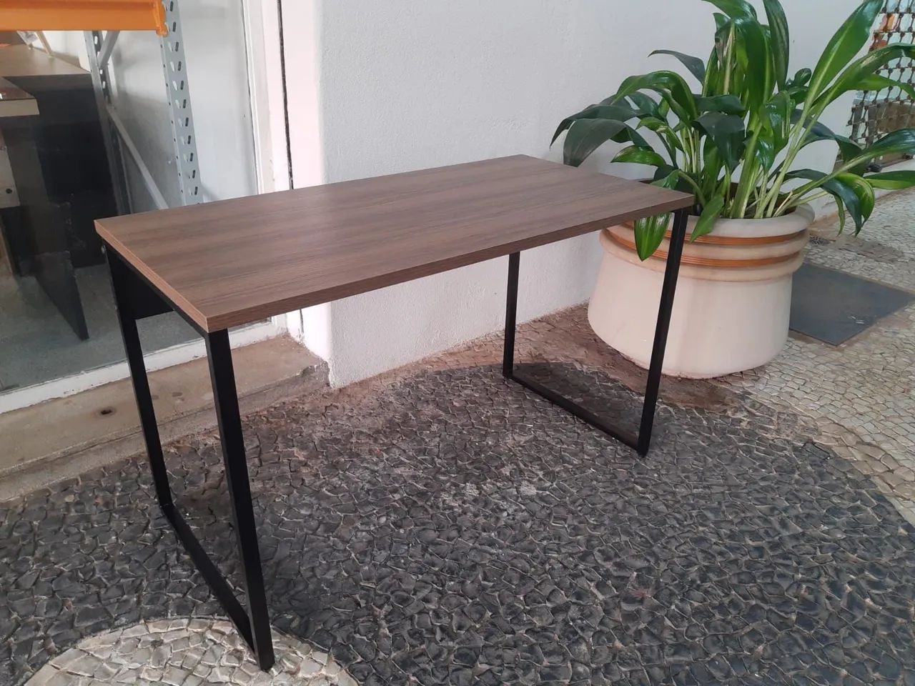 Mesa escritório. Modelo industrial 