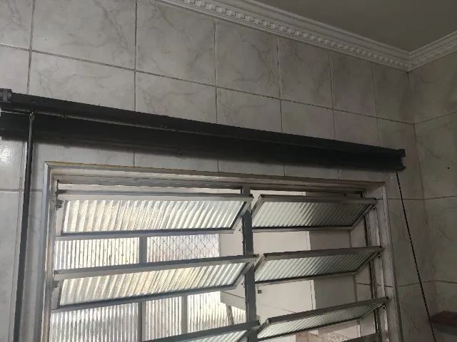 Persiana preta sanfonada com puxador de ajuste - Foto 4