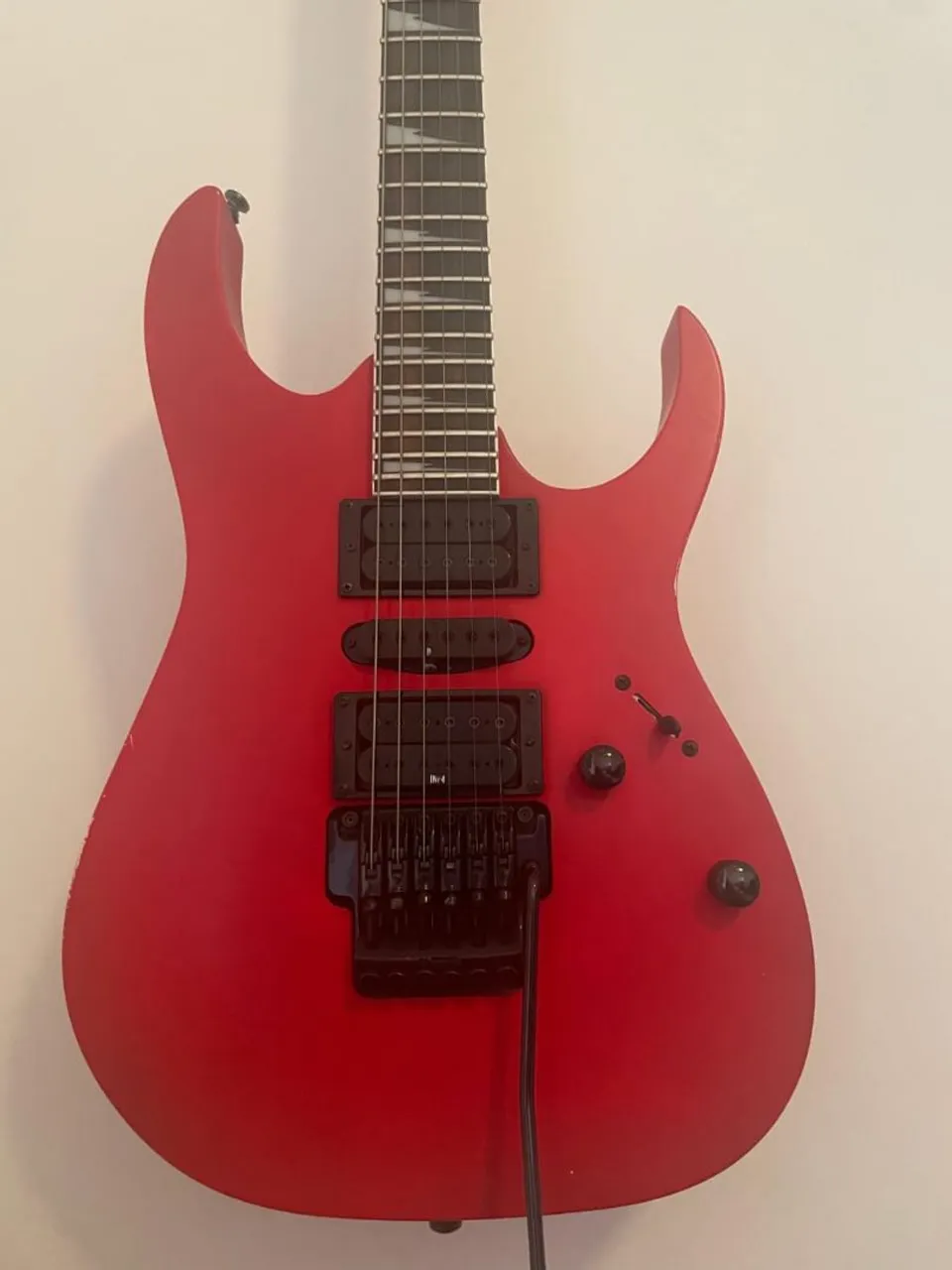 ibanez vermelha
