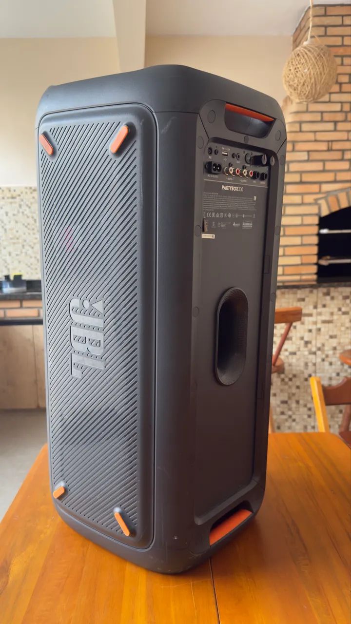 JBL PartyBox 300 Bluetooth com Bateria e Luzes LED Original - Foto 3