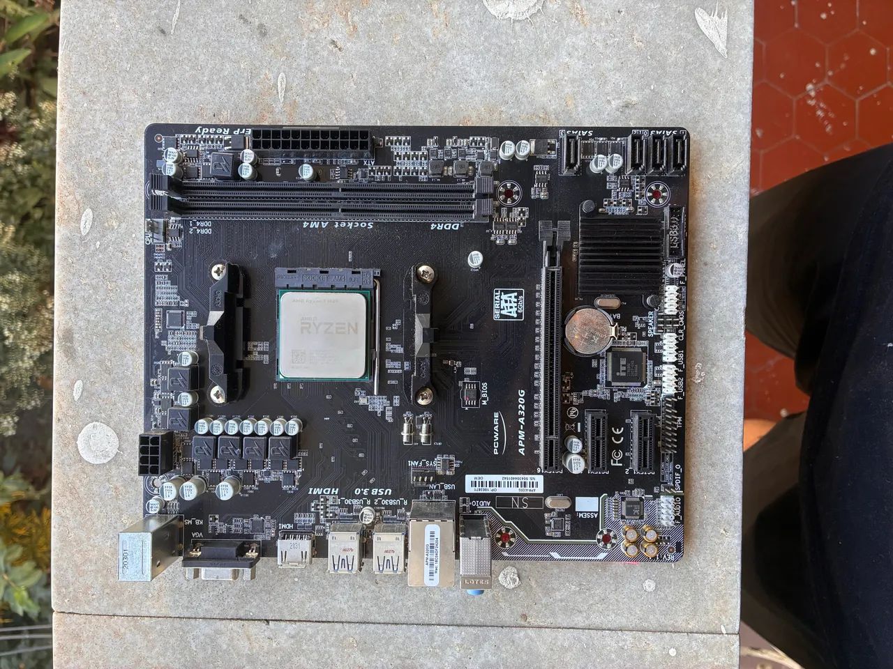 Kit Ryzen 5 1600AF + A320G + Cooler Box - Foto 2